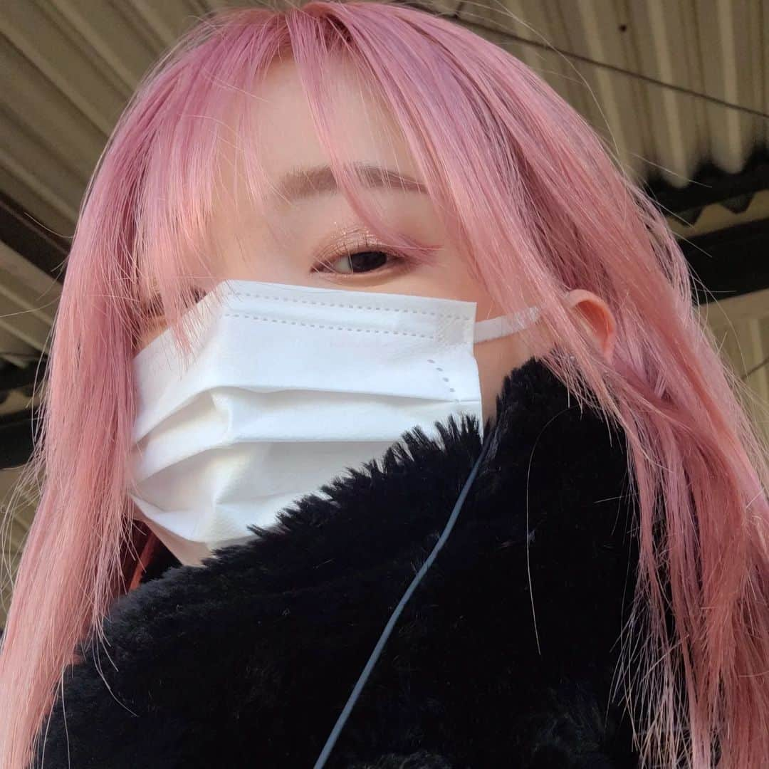 mam（まむ）さんのインスタグラム写真 - (mam（まむ）Instagram)「New hair…💗💗💗 & one's favorite shoes these days🙂☹️  #selfie#tflers#japanese#instagood#zerotwo #photo#followme#머리스타그램#메이크업#팔로우미#셀피#셀카#셀스타그램#얼스타그램#일본인#自撮り#时装#粉我#照片#赞#非常好」2月16日 22時28分 - mam_11_11