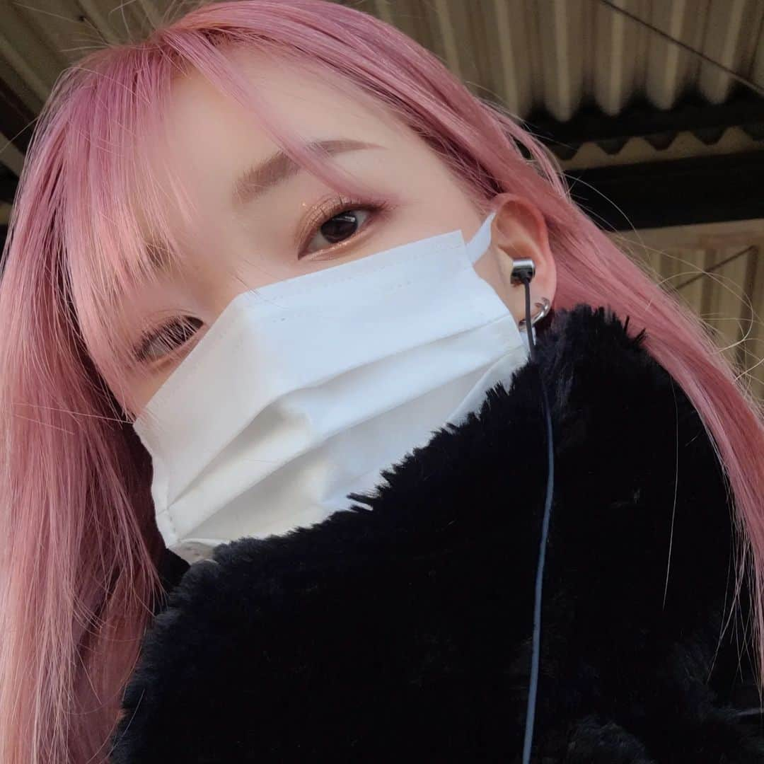 mam（まむ）さんのインスタグラム写真 - (mam（まむ）Instagram)「New hair…💗💗💗 & one's favorite shoes these days🙂☹️  #selfie#tflers#japanese#instagood#zerotwo #photo#followme#머리스타그램#메이크업#팔로우미#셀피#셀카#셀스타그램#얼스타그램#일본인#自撮り#时装#粉我#照片#赞#非常好」2月16日 22時28分 - mam_11_11