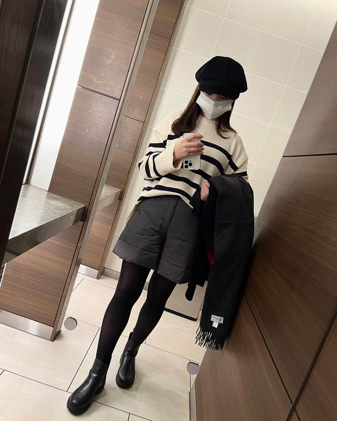 のインスタグラム：「⁡ たまには私服でも載せてみる🕺🏻✨ ⁡ 休日だとすっぴんに帽子でサボりがちです😛 そしてボーダー女子はモテないと言うけれど、大好きだからよく着ます🤍笑」