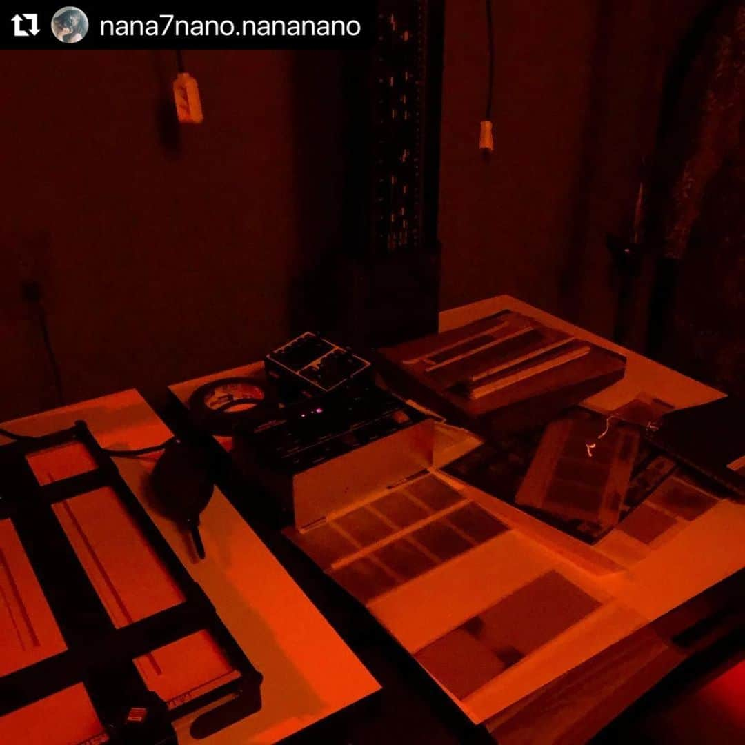 七菜乃のインスタグラム：「#Repost @nana7nano.nananano with @make_repost ・・・ #暗室作業  #写真展 #モノクロフィルム #バライタ #暗室  #artwork #filmphotography   #film #filmcamera  #フィルムカメラ  #genic_mag #モノクローム」