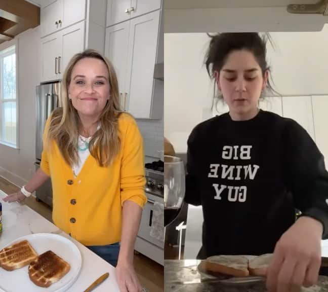リース・ウィザースプーンのインスタグラム：「Crunchy peanut butter all the way. @elyse_myers gets it! 😂」