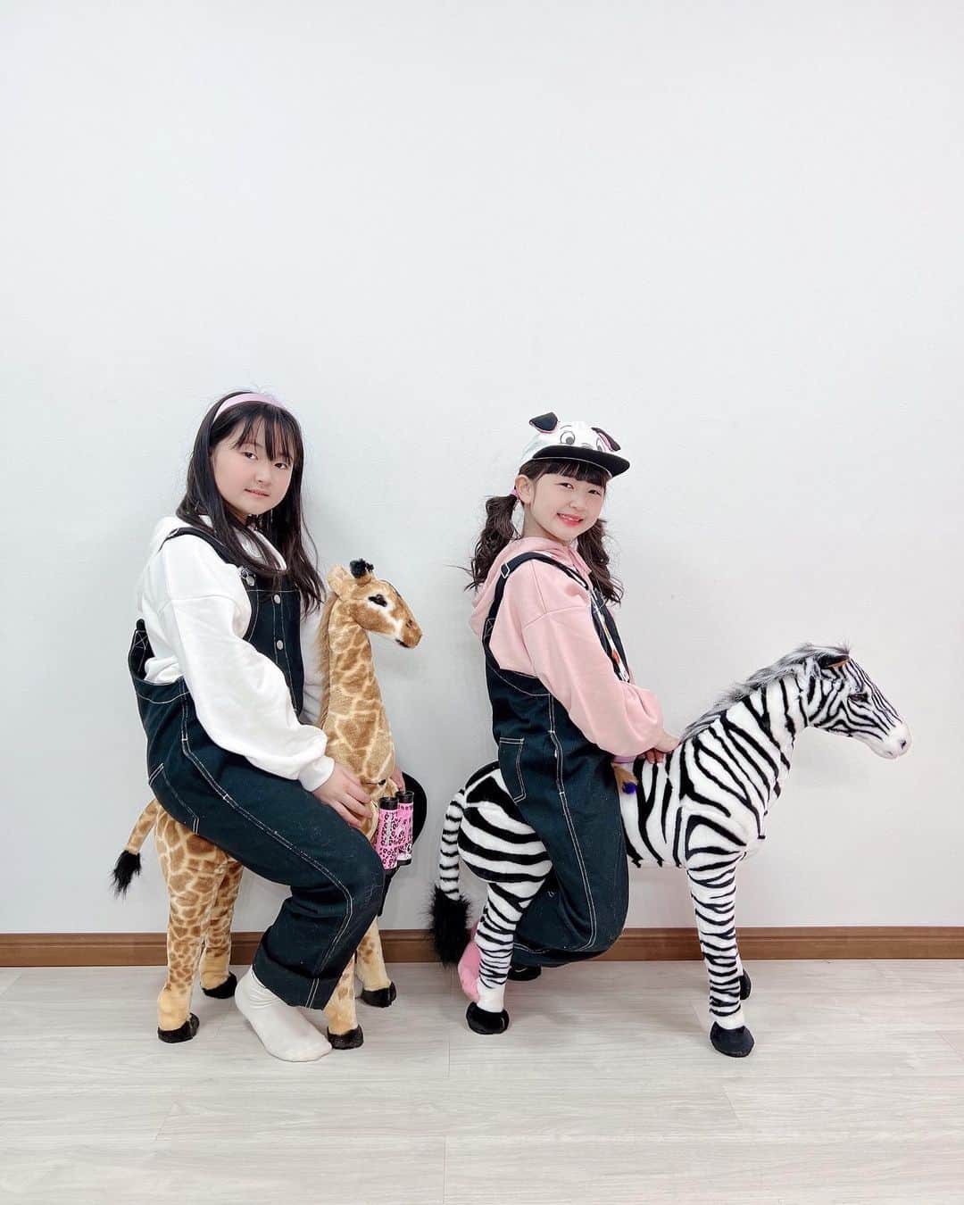 はねまりさんのインスタグラム写真 はねまりinstagram 新入りの と 海外ファッション 海外子供服 はねまり ユーチューバー ファッション 子供服 小学生 冬コーデ Hanemari Youtuber Fashion Js Followｍe Ootd リンクコーデ 双子コーデ 韓国子供