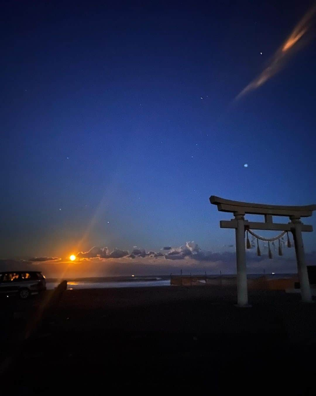 髙津奈々のインスタグラム：「🌕⛩  #tonight #moonlight #photobyme」