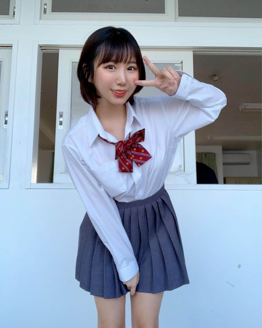 日向葵衣さんのインスタグラム写真 - (日向葵衣Instagram)「JKになりました🤣✌️ 明日も終日撮影！がんばるぞいー！！    🌻 schedule 🌻 【配信】 2/22(tue) 21:00~ みにすぽ！生出演 2/25(fri) 20:00~LINELIVE   【ラジオ】 2/16(wed) 20:00~市川うららFM 公開収録@はなまるスタジオ ↑特典会&サイン会あり👀✨   【イベント】 2/23(wed) Greif撮影会   🌻 media 🌻 ♡: デジタル写真集 小学館 http://amzn.to/2ZNWW34 ♡: ヤンマガweb https://bit.ly/3wMbjzX ♡: カラオケDAM 2022年5月まで出演中!! ♡: DVD最新作 https://amzn.to/3EytUDf   ♢�----------------------------------♢� ✨🌻公式FC ひなっこクラブ🌻✨   ・オリジナル会員証の発行(入会時) ・限定カレンダー毎月配信 ・撮影の未公開オフショット､お蔵入りカット公開 ・限定動画(メイキング､コメント等) ・ファンイベントへの参加など…… ・月額330円(税込)  私と交流できる場所です。プロフのリンクから飛べます！ ♢�----------------------------------♢�   日向葵衣 S N Sᝰ✍︎𓂃𓈒𓏸 🌼Twitter ←随時更新してるのでFollowしてね♪ 🌼YouTube  日向葵衣のひなぽぽチャンネル  🌼公式LINE      #癒し #グラビア #タレント #グラドル #女優 #モデル #天使の声 #YouTube #ASMR #ゆらぎボイス #japanese #model #pinupgirl #talent #instaphoto #portrait #followme #instalove #自作PC女子 #ゲーム女子  #水着 #ビキニ #じどり」2月17日 20時52分 - aoi_hnta