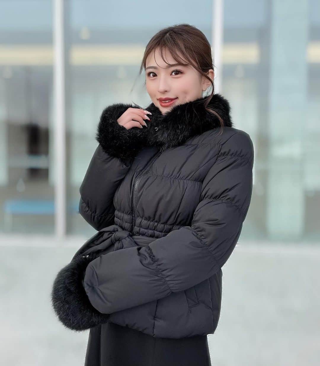 MIYABIのインスタグラム：「こんにちは🌞　  チェキの発売は残り４日です✨  第二弾は今のところ予定してないので、この機会に新サインのチェキをGETしてね🥰  今日も頑張りましょう〜💜💜💜」