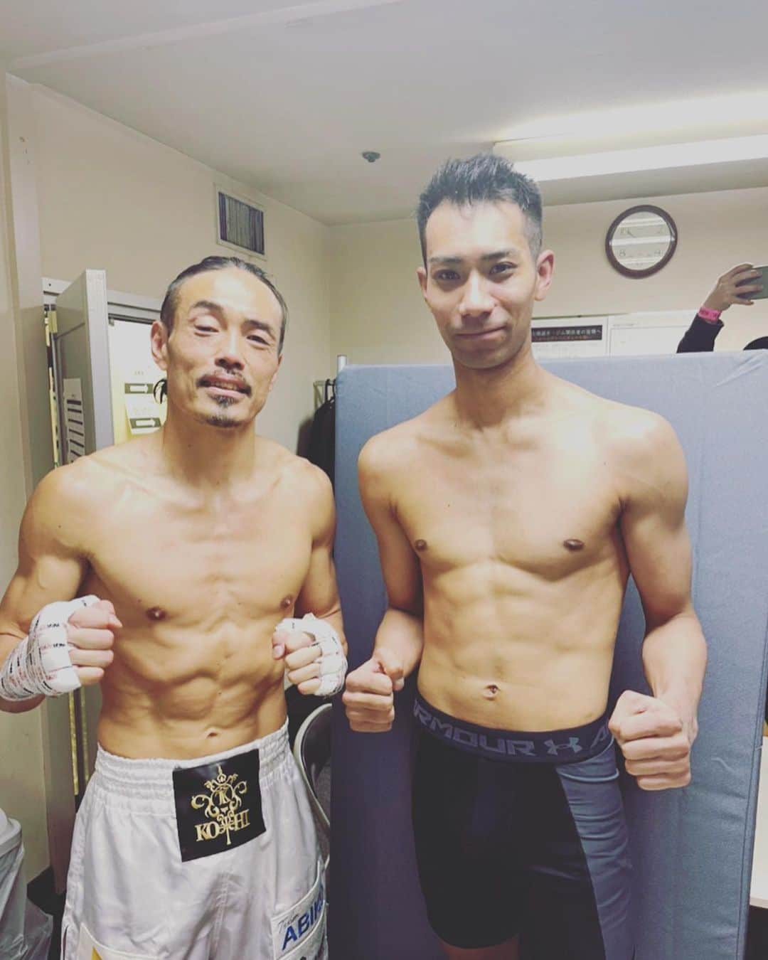 相内誠さんのインスタグラム写真 - (相内誠Instagram)「まーたまた。  安彦選手強かったです。  完全にやられました。  良い姿を応援してくれる人へお見せする事がなかなか出来ない人生になってしまっているが、そんな僕をずっと支えてくれる周りの方々に感謝しても仕切れないです。  負けても暖かいメッセージを沢山の方から頂いて、相内は救われてます。  本当に毎度有難う御座います🙇‍♂️  しかし、 こんな強い43歳いるかよ💦笑 パンチ見えなかった、、、😱  安彦選手がRIZIN出場したら応援に行きます😊✊  祝勝会ではなくチクショー会になってしまいましたが、今後とも宜しくお願い致します🥺✨  #RISE #感謝」2月17日 12時54分 - aiuchimakoto