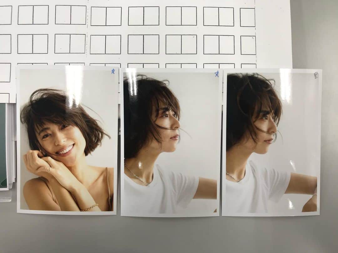 小泉里子のインスタグラム：「書籍の撮影をしてから早2年。 ようやく発売日を迎えられて安堵の思い。  スタッフの皆様、ありがとう。良い本になりました♡  Photo @ballpark.inc  stylist @cozcozrin  make @sadaebam  hair @eiji_kadota」