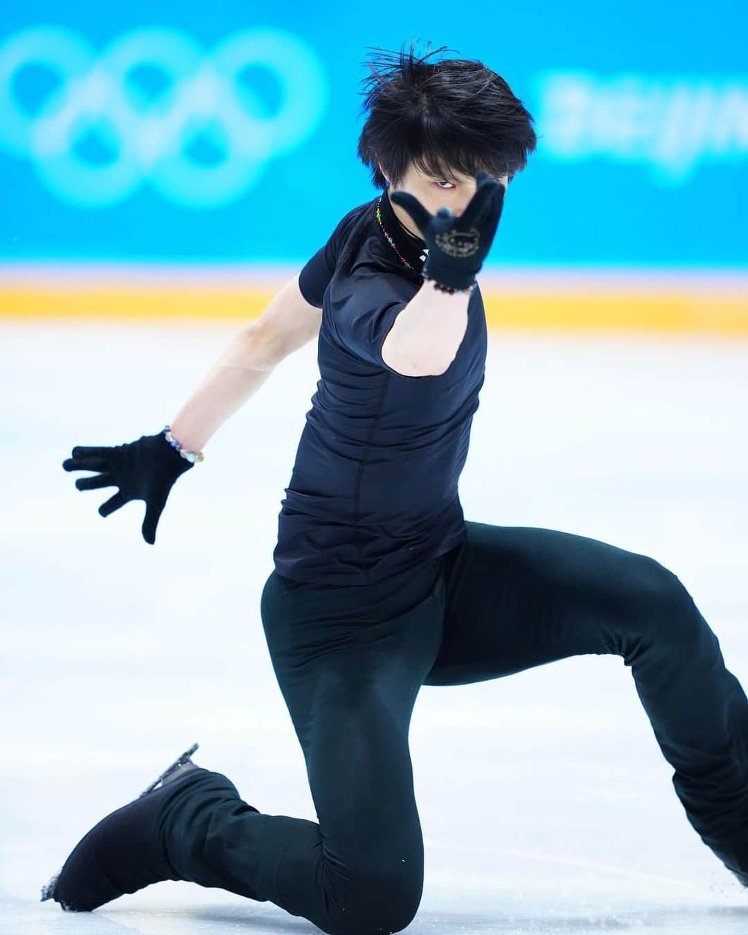 羽生結弦さんのインスタグラム写真 - (羽生結弦Instagram)「😳❤️ #Repost @sponichitokyophoto ＜北京五輪＞練習する羽生結弦（撮影・小海途 良幹 @yoshiki_kogaito ） #羽生結弦 #yuzuruhanyu #hanyuyuzuru #yuzu #figureskater #figureskate #figureskating #하뉴유즈루 #羽生结弦 #юдзуруханю #北京五輪 #beijing2022」2月17日 17時53分 - yuzu_kanami