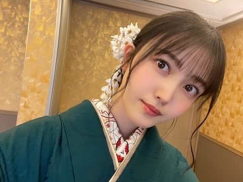 久保史緒里ファンアカウントのインスタグラム：「昨日、久保史緒里さんのブログが更新されました！ 熱い決意が伝わるものでしたね！ そして、本日久保史緒里さんの公式Instagramが開設されましたので是非チェックしてください！ #乃木坂46 #久保史緒里 #久保ちゃん #毎日久保史緒里 #久保ちゃん白すぎ可愛すぎ  #久保史緒里さんしか #毎日がkuboshioriday  #shioriblog」