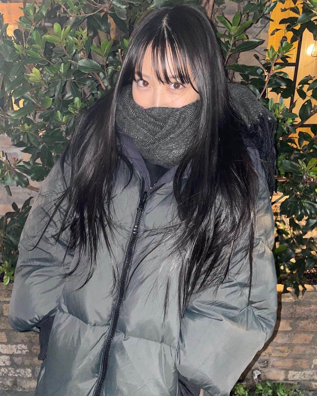 白間美瑠さんのインスタグラム写真 - (白間美瑠Instagram)「マフラーは必需品🧣 ・ 体を温めてくれるし、、それによって肩こりも抑えられるんだって！ ・ 寒い日が続いてるので、しっかりあったかくしてね！！ #毎日投稿」2月17日 19時32分 - shiro36run