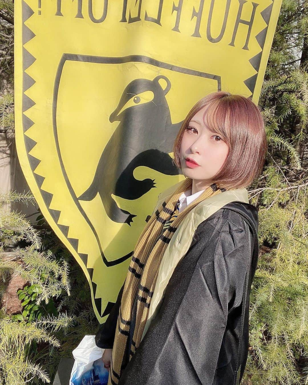 河原まゆのインスタグラム：「ハッフルパフだよ〜 . . . . . .  #ハリーポッター #usj #ハッフルパフ #hufflepuff #japan #japanesegirl #selfie #model #followｍe #cosplay #makeup #instagood #ootd #コスプレ#メイド #gamergirl #自撮り界隈 #自撮り女子 #グラビア  #좋아요 #셀카 #셀피 #日本的 #性感 #内衣」