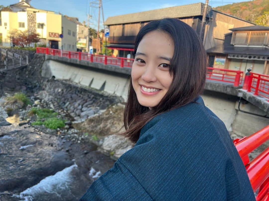 山崎紘菜のインスタグラム：「. #30までにとうるさくて 本日このあと22時から 第6話配信です！ みんなで温泉行ったよ♨️ お願いします！ #ABEMA」