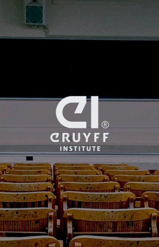 ヨハン・クライフのインスタグラム：「Welcome to Instagram @johancruyffinstitute! #EducatingLeaders #CruyffLegacy」