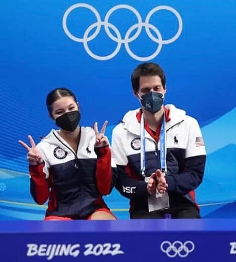 ヴィクトール・ファイファーのインスタグラム：「What a great Olympic debut for Alysa! Congratulations! Thanks to all the great people and coaches who helped in this journey, it’s a pleasure to be part of it. Beijing 2022 has been a special and fun experience. #beijing2022 #olympics2022 #olympicvillage #TeamUSA」