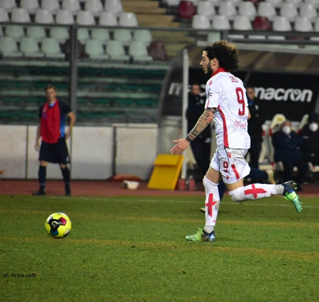 ヤコポ・デジさんのインスタグラム写真 - (ヤコポ・デジInstagram)「Tutto ciò di cui avevo bisogno ! 💪🏻 Avanti Padova 🛡 @padovacalcio ⚪️🔴 #padova #dezi #9」2月18日 4時14分 - jacopodezi6