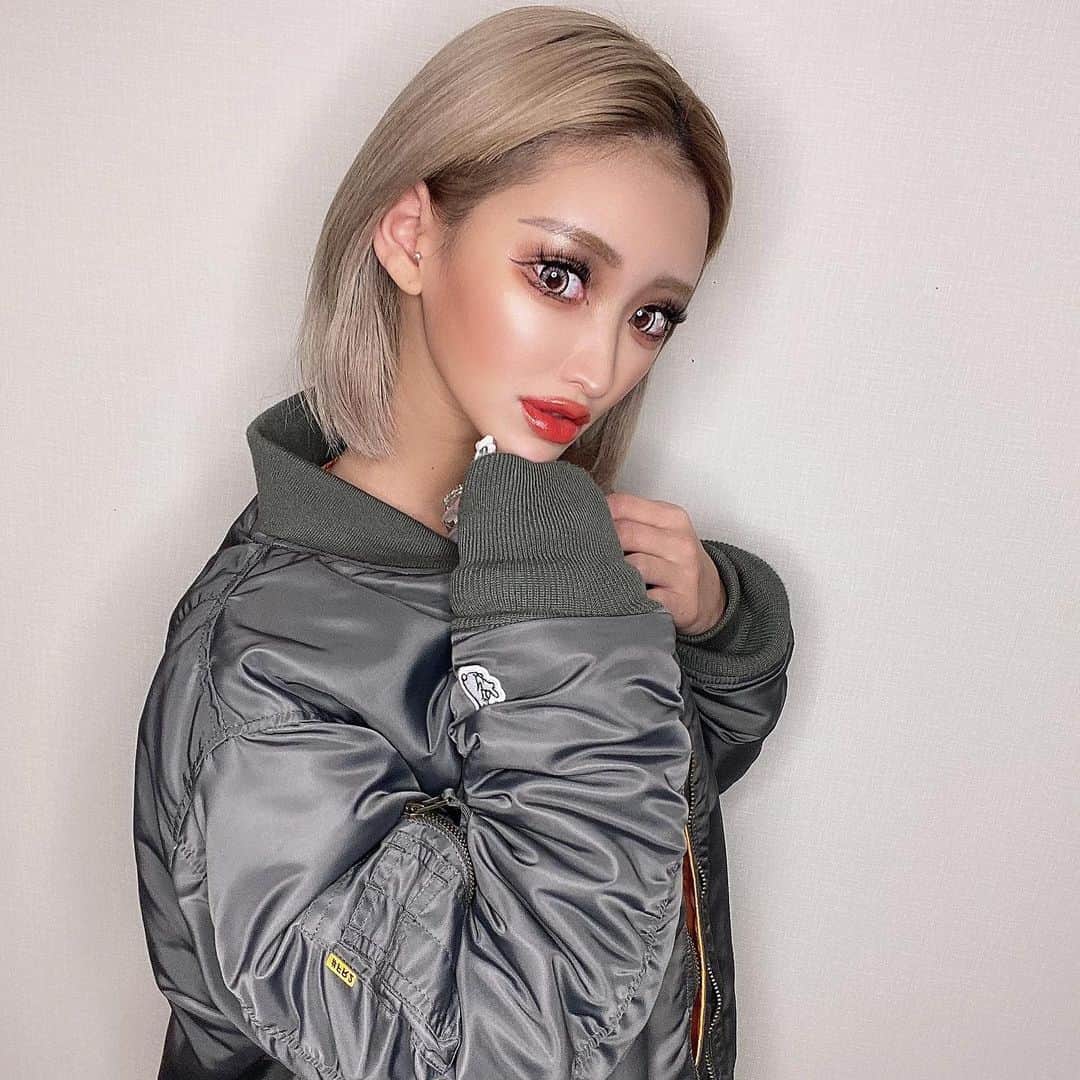 りいにゃんのインスタグラム：「@fxxkingrabbits 🐇 . . . . . . . #fr2 #thepink #dancer #小悪魔ageha」