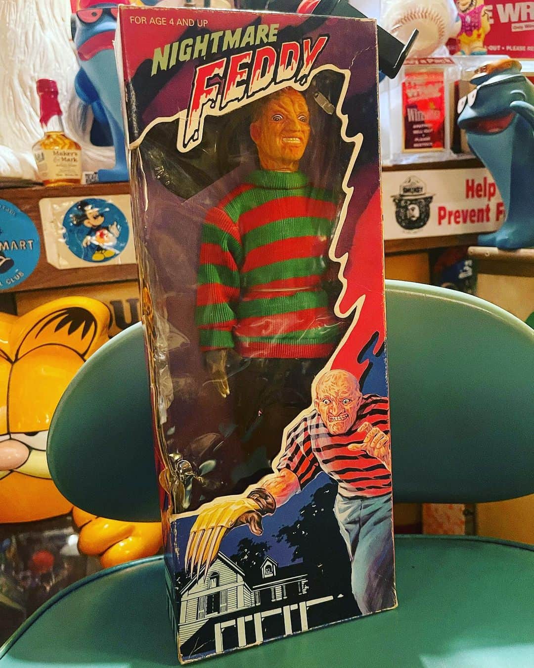 大川知英のインスタグラム：「80's NIGHT MARE FEDDY  bootleg Action doll 🧟‍♂️ エルム街の悪夢のフレディでわなく フェディ👨🏾そう、お最高のブート品🚬 また出会えて嬉しすぎた🤡 こういうチープなやつやべいよね🧛🏻‍♂️ ありがとうございました🙇‍♂️❗️ ブートコレクターになりたいくらい..upi🤡❗️ #nightmare#feddy#actionfigure  #vintage#80s#ブート品#お最高 #ずっぽし#upi#やべい#amecajiboys  #takatsubase #アメトイ部#YouTube #captain」