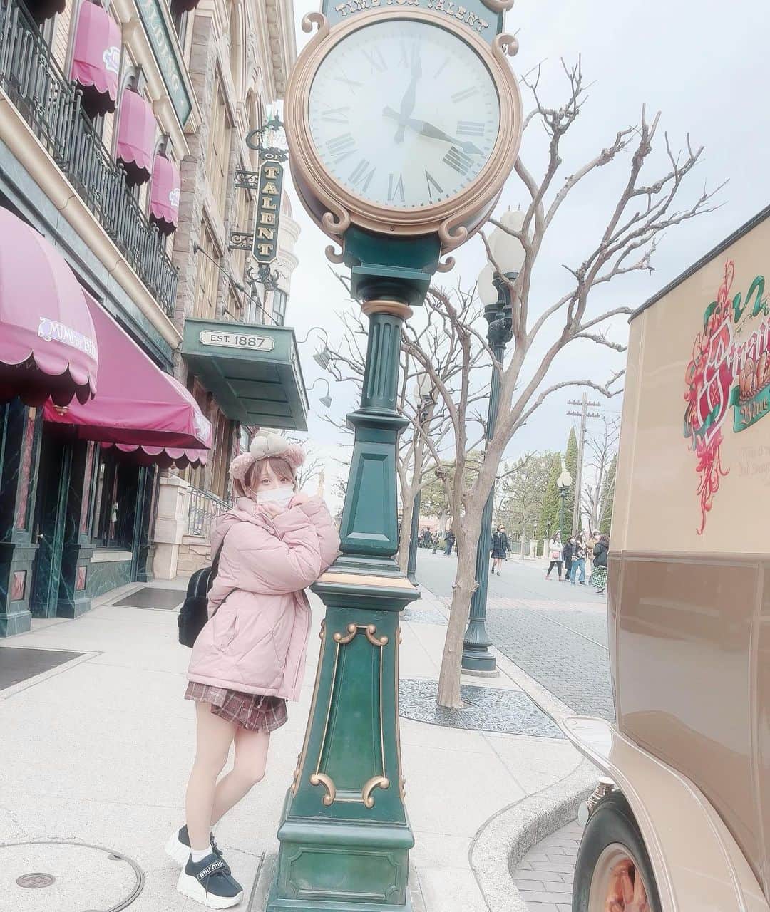 吉良りんのインスタグラム：「. . レッドドラゴン今日出勤すると 思います今月まじ暇すぎて笑う 宜しくお願い致しますです . #レッドドラゴン #キャバクラ #六本木 #キャバ嬢 #ディズニーシー #DisneySea」