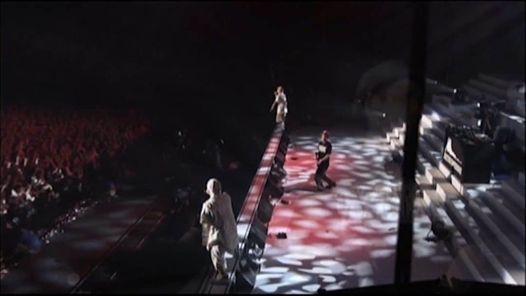ケツメイシのインスタグラム：「今週のライブ映像公開は…「トモダチ」 これからの卒業シーズン、旅立ちの季節には聴きたくなるこの曲をケツメイシ初アリーナツアー映像からお届け！ 2002年2月20日にシングルリリース。20年経ってもなおグッときちゃう曲です!!  ケツメイシ「トモダチ」(KTM TOUR 2004より) ▶https://youtu.be/AHxASvRkKg4  映像収録LIVE DVD「ケツの穴 ～初級篇～」 https://ketsumeishi.lnk.to/ktm2004_dvdbd  「トモダチ」 収録ALBUM 『ケツノパラダイス』『ケツノポリス2』 https://ketsumeishi.lnk.to/ketsunoparadise  MUSIC VIDEO ▶https://youtu.be/BqN0DbhqAYM  #ケツメイシ #トモダチ #2002RELEASE #KTMTOUR #ケツメイシ20周年 #KTM_20thAnniv https://20th.ketsume.com/」