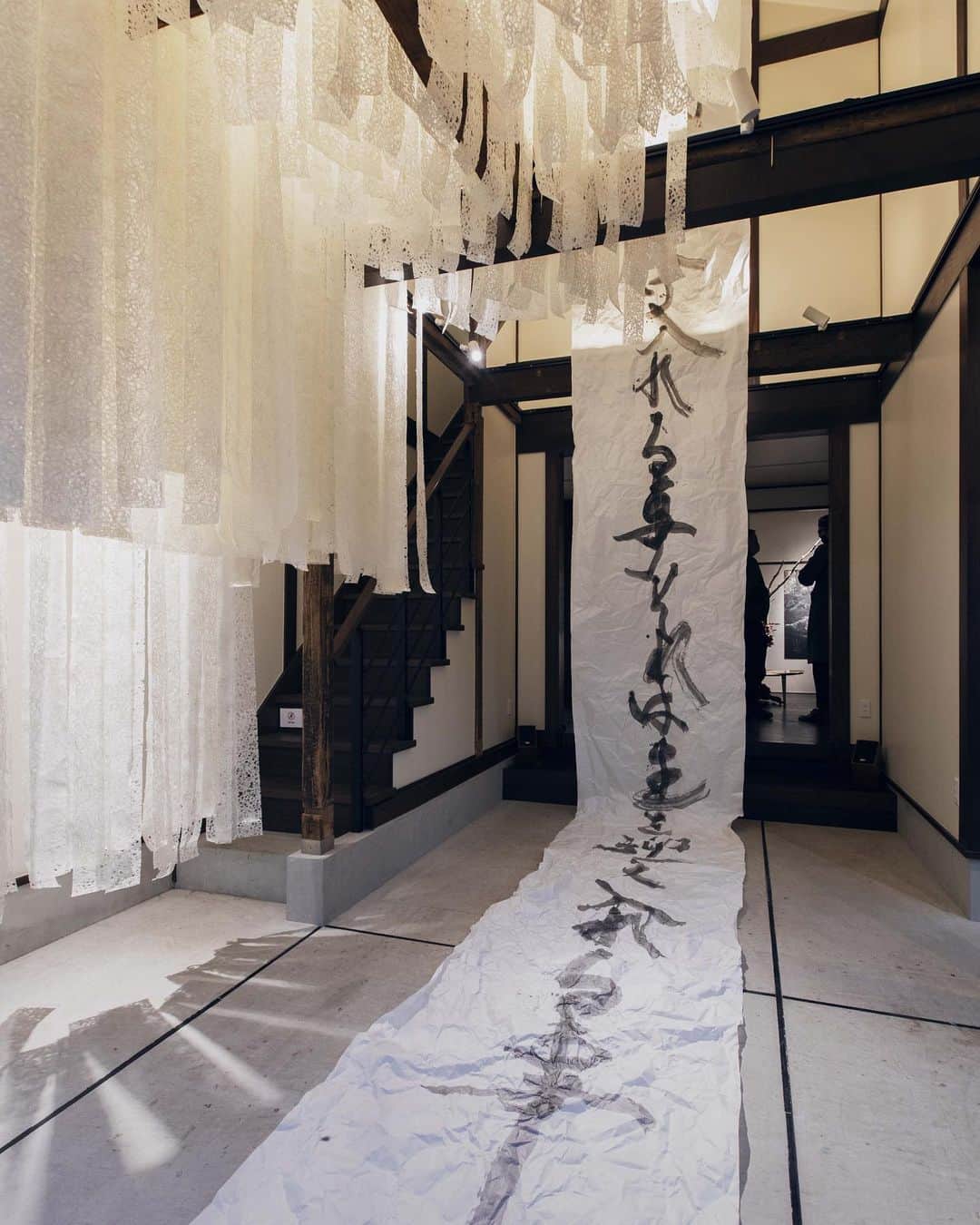 Cherryのインスタグラム：「Exhibition 2021 “Eureka!”  Drawing Washi 10m Hanging washi 100m Photo @soleneballesta」