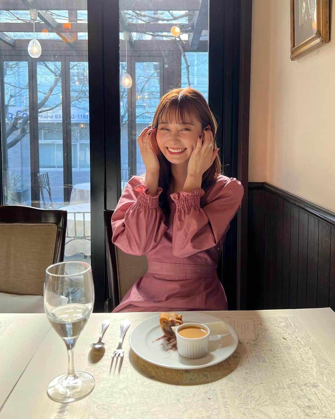 RINA（鈴木理菜）さんのインスタグラム写真 - (RINA（鈴木理菜）Instagram)「久しぶりに外でサクッと☕🤍🇫🇷」2月18日 20時51分 - urarina821