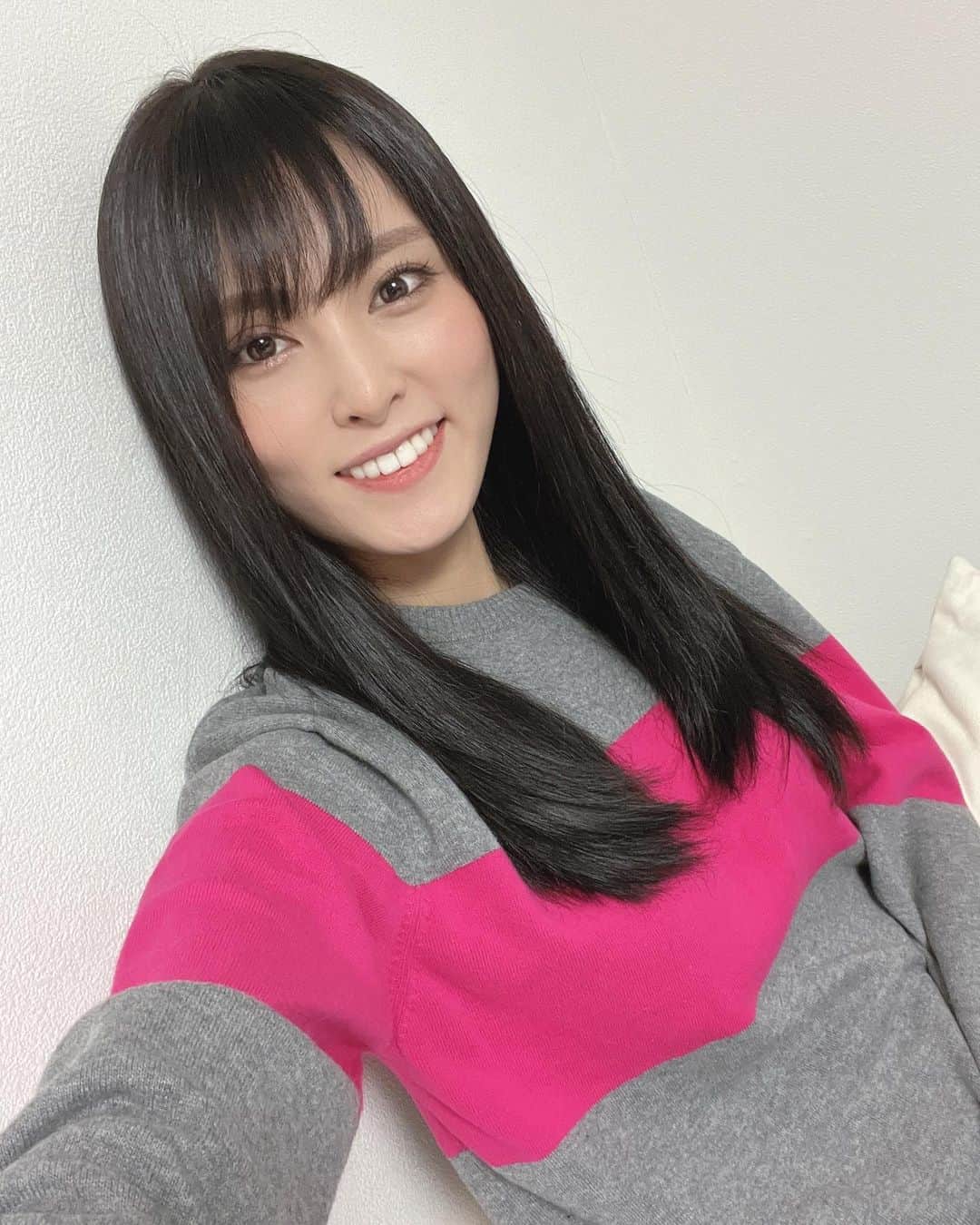 香月わかなさんのインスタグラム写真 - (香月わかなInstagram)「黒髪になりました！！（ほんとに） 山根さん @yujiyamane  本日もありがとうございました😭❤️」2月18日 20時59分 - kazuki_wakana