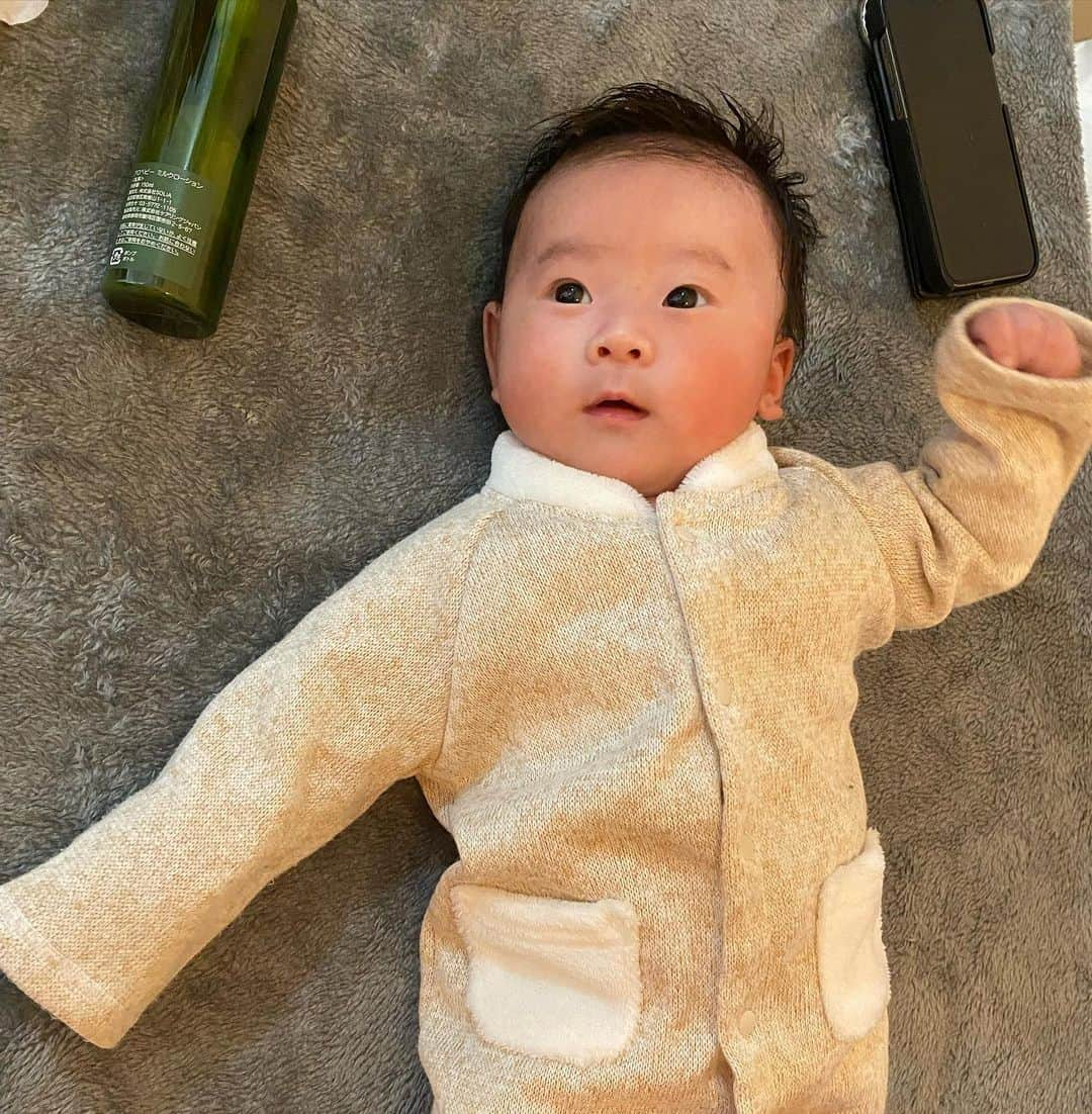 NAOTA（ナオタ）さんのインスタグラム写真 - (NAOTA（ナオタ）Instagram)「虹心ちゃん👶 お風呂でスッキリ❣️ オムツのCM待ってます😂  #赤ちゃん #親バカ部 #baby #親バカ #子育て #コドモノ #instagood #女の子 #ig_baby #娘 #instakids #子ども #ig_kids #ig_kidsphoto #kids #ig_oyabakabu #instagram_kids #ベビー #ママリ #育児」2月18日 21時58分 - naotasaito