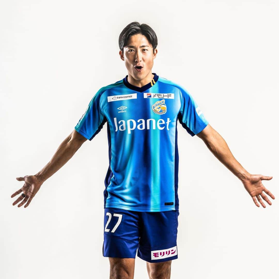 都倉賢のインスタグラム：「いよいよ明日からV長崎の2022シーズが開幕します。  目標である『J 2優勝』に向かって、そして長崎を代表して戦うと言う誇りを胸に全力を尽くして戦います！  ファン、サポーターの皆さん、長いシーズンとなりますが、どんな時も一緒に戦ってください、そして最後の最後まで一緒に戦い抜きましょう👍」