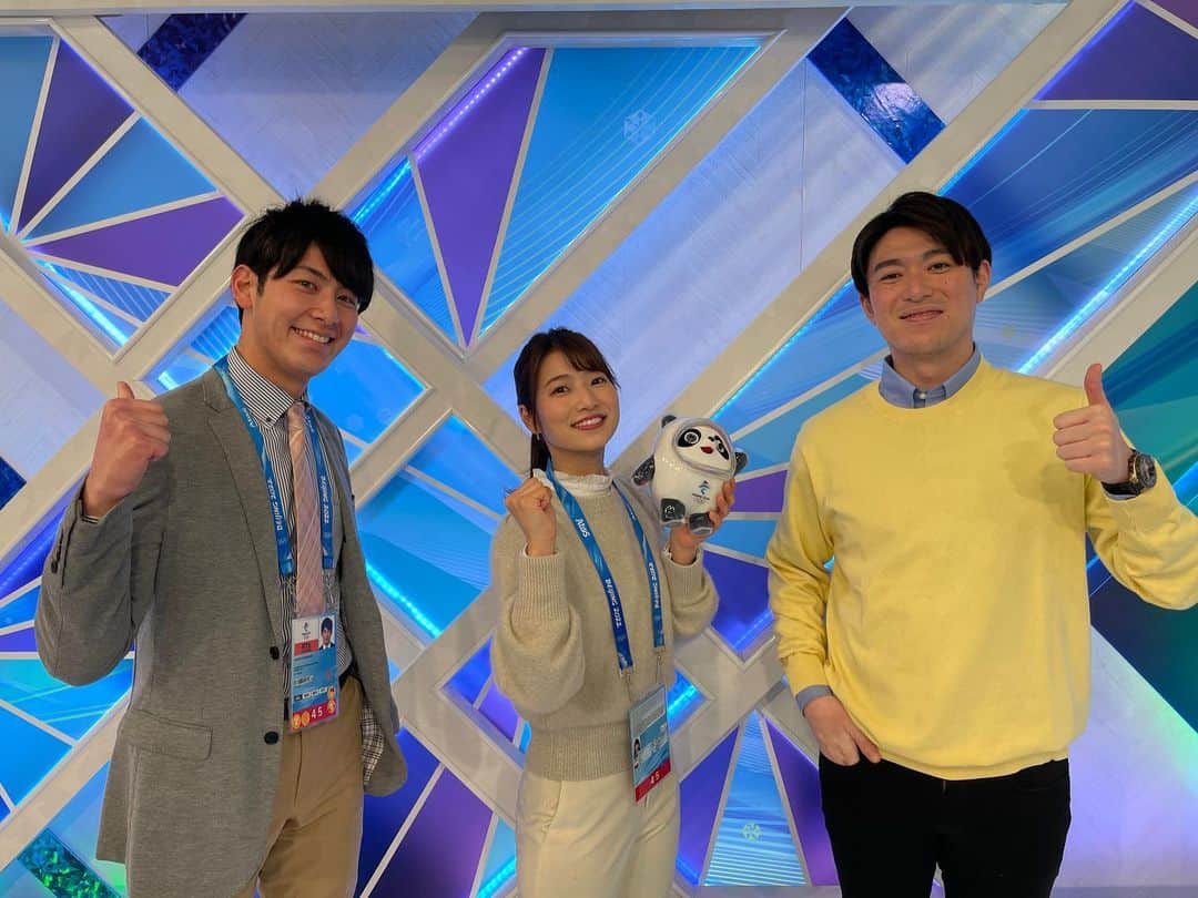 寺川俊平のインスタグラム：「* 放送は今日で終わり。 ようやく草薙の顔も見られて 3人でパシャリ。  明日、先に帰る2人。 そして少しだけまだこちらに残るボク。  えー寂しーじゃんかー！  2人ともまぁ色々学んでやってたようなので良かった良かった。 慣れない海外長期出張で、 しかも毎日グリグリPCRやら バブル内の制限かかった状況やら よく頑張った！！  僕も、頼もしすぎる君たちから刺激を受けて 色々考え事して 走り回って 充実した時間を過ごせたよ。 ありがとな！  @kazuki_kusanagi_ex  @momo_ando_ex」