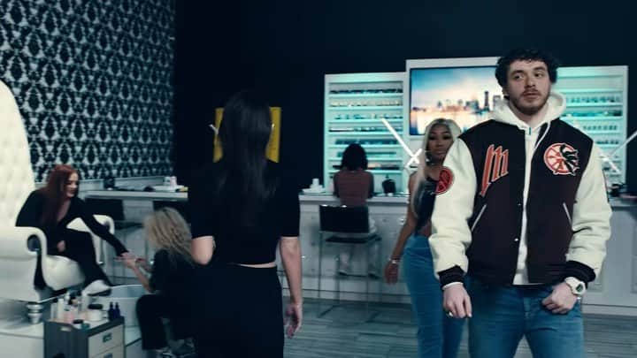 ジョン・メイヤーのインスタグラム：「Added a little sonic icing to the great new @jackharlow single “Nail Tech,” which is out now and worthy of repeat listening. (My other-other musical life is that of an @akai_pro MPC trickster.) You should check it out. And thanks Jack… let’s do more.」