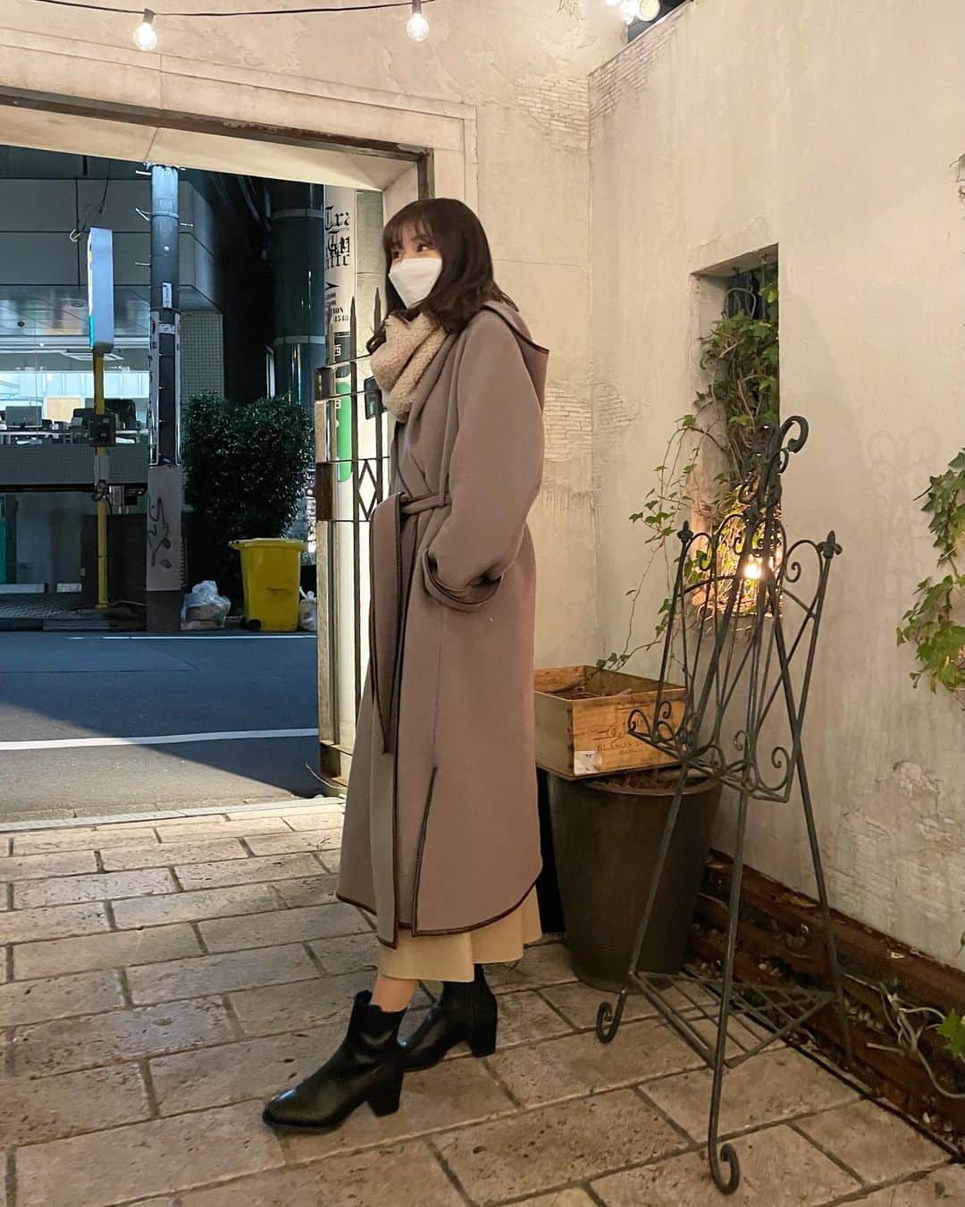 杉浦みずきさんのインスタグラム写真 - (杉浦みずきInstagram)「. 今日はそんなに寒くなかった気がする （今日の写真じゃない笑） 早くあったかくなって〜  コート　@snidel_official  スカート　@cocodeal_official」2月19日 19時36分 - mizuki_sugiura