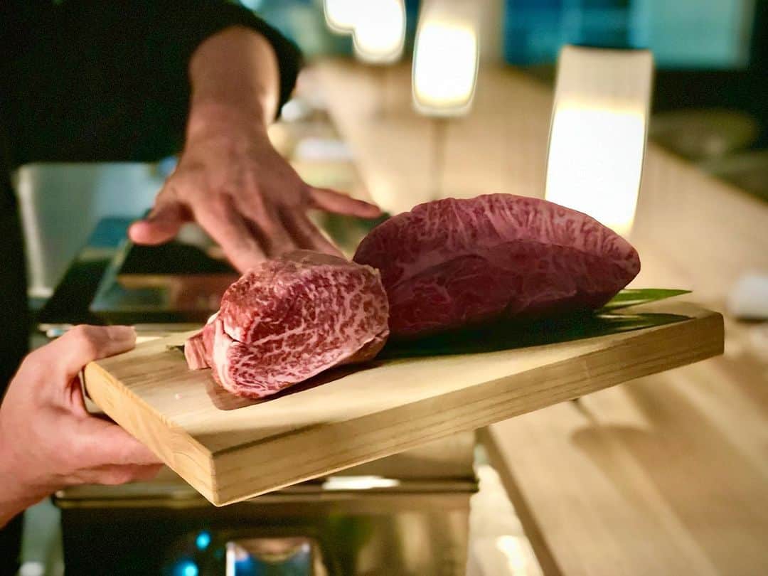 相沢みなみさんのインスタグラム写真 - (相沢みなみInstagram)「親友ちゃんと少し遅めの VALENTINE DINNER🍽❤️ . 何かあればすーぐアンドセレナ行ってます🤍 本当に誰と行っても感動してくれる✨ それくらい美味しいの🍽 これからもお世話になります💭 . valentine dinner w/ my BFF <3 . 我和朋友去吃了情人节晚餐🌹 . #バレンタイン #valentine  #バレンタインディナー #valentinedinner  . #広尾 #広尾グルメ #広尾ディナー  #会員制 #会員制レストラン  #広尾アンドセレナ #広尾サロンセレナ  #会員制バー #住所非公開 #hiroo #hiroodinner  . #相沢みなみ  #minamiaizawa #相澤南」2月19日 19時51分 - epoint2016