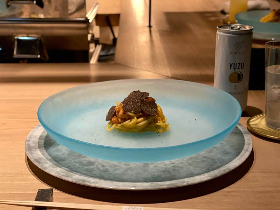 相沢みなみさんのインスタグラム写真 - (相沢みなみInstagram)「親友ちゃんと少し遅めの VALENTINE DINNER🍽❤️ . 何かあればすーぐアンドセレナ行ってます🤍 本当に誰と行っても感動してくれる✨ それくらい美味しいの🍽 これからもお世話になります💭 . valentine dinner w/ my BFF <3 . 我和朋友去吃了情人节晚餐🌹 . #バレンタイン #valentine  #バレンタインディナー #valentinedinner  . #広尾 #広尾グルメ #広尾ディナー  #会員制 #会員制レストラン  #広尾アンドセレナ #広尾サロンセレナ  #会員制バー #住所非公開 #hiroo #hiroodinner  . #相沢みなみ  #minamiaizawa #相澤南」2月19日 19時51分 - epoint2016