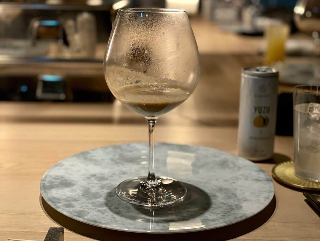 相沢みなみさんのインスタグラム写真 - (相沢みなみInstagram)「親友ちゃんと少し遅めの VALENTINE DINNER🍽❤️ . 何かあればすーぐアンドセレナ行ってます🤍 本当に誰と行っても感動してくれる✨ それくらい美味しいの🍽 これからもお世話になります💭 . valentine dinner w/ my BFF <3 . 我和朋友去吃了情人节晚餐🌹 . #バレンタイン #valentine  #バレンタインディナー #valentinedinner  . #広尾 #広尾グルメ #広尾ディナー  #会員制 #会員制レストラン  #広尾アンドセレナ #広尾サロンセレナ  #会員制バー #住所非公開 #hiroo #hiroodinner  . #相沢みなみ  #minamiaizawa #相澤南」2月19日 19時51分 - epoint2016