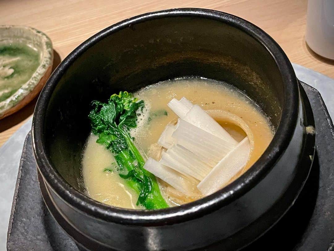 相沢みなみさんのインスタグラム写真 - (相沢みなみInstagram)「親友ちゃんと少し遅めの VALENTINE DINNER🍽❤️ . 何かあればすーぐアンドセレナ行ってます🤍 本当に誰と行っても感動してくれる✨ それくらい美味しいの🍽 これからもお世話になります💭 . valentine dinner w/ my BFF <3 . 我和朋友去吃了情人节晚餐🌹 . #バレンタイン #valentine  #バレンタインディナー #valentinedinner  . #広尾 #広尾グルメ #広尾ディナー  #会員制 #会員制レストラン  #広尾アンドセレナ #広尾サロンセレナ  #会員制バー #住所非公開 #hiroo #hiroodinner  . #相沢みなみ  #minamiaizawa #相澤南」2月19日 19時51分 - epoint2016