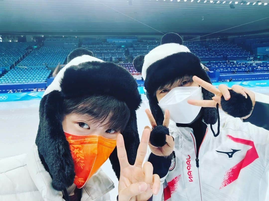 金博洋のインスタグラム：「两只熊猫🐼🐼」