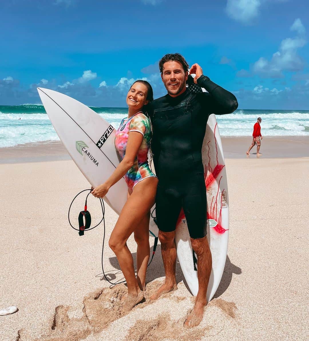 アラナ・ブランチャードのインスタグラム：「My happy place🥰 I love surfing with you babe @jackfreestone」