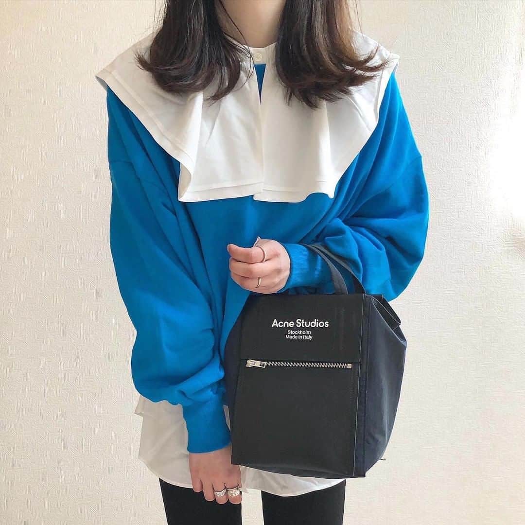 MINEさんのインスタグラム写真 - (MINEInstagram)「【明日のコーデの参考になったら、コメント欄に♡をください！】  気温が低い日でも春コーデに仕上げたいならシャツレイヤードコーデがおすすめ👚  トレーナーやカーディガン、薄手のニットに 春っぽいアイテムのシャツを仕込むだけで季節感のあるオシャレな雰囲気に！  おしゃれさんのレイヤードコーデを参考にしながらぜひ取り入れてみて💛🍊  ＼素敵なお写真ありがとうございます🐥／ @say011 さん @miroom6101 さん  @k664r さん @amoria______  さん @ybtn_1024  さん @ue_004  さん @000r0431  さん  #シャツワンピース #uniqlo #低身長コーデ #韓国スタイル #韓国コーデ #パステル #韓国通販 #シンプルコーデ #シンプルが好き #ファッション #followｍe #instagood #ピンクコーデ #シャツコーデ #カラーシャツ #着回しコーデ #プチプラコーデ #スウェットコーテ #淡色コーデ #大人カジュアル #韓国ファッション #韓国っぽ #ユニクロコーデ #ユニクロユー #スウェットパンツ #クルーエル女子 #ストライプシャツ #ストライプシャツコーデ #ジャーマントレーナー」2月19日 20時00分 - mineby3m