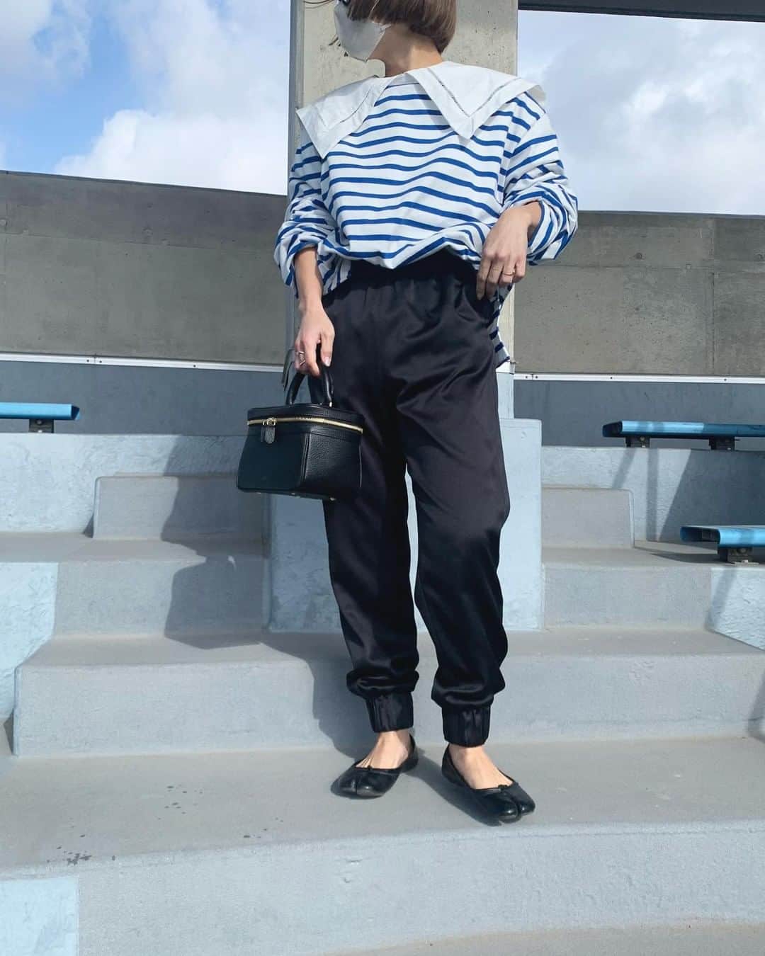 MINEさんのインスタグラム写真 - (MINEInstagram)「【明日のコーデの参考になったら、コメント欄に♡をください！】  気温が低い日でも春コーデに仕上げたいならシャツレイヤードコーデがおすすめ👚  トレーナーやカーディガン、薄手のニットに 春っぽいアイテムのシャツを仕込むだけで季節感のあるオシャレな雰囲気に！  おしゃれさんのレイヤードコーデを参考にしながらぜひ取り入れてみて💛🍊  ＼素敵なお写真ありがとうございます🐥／ @say011 さん @miroom6101 さん  @k664r さん @amoria______  さん @ybtn_1024  さん @ue_004  さん @000r0431  さん  #シャツワンピース #uniqlo #低身長コーデ #韓国スタイル #韓国コーデ #パステル #韓国通販 #シンプルコーデ #シンプルが好き #ファッション #followｍe #instagood #ピンクコーデ #シャツコーデ #カラーシャツ #着回しコーデ #プチプラコーデ #スウェットコーテ #淡色コーデ #大人カジュアル #韓国ファッション #韓国っぽ #ユニクロコーデ #ユニクロユー #スウェットパンツ #クルーエル女子 #ストライプシャツ #ストライプシャツコーデ #ジャーマントレーナー」2月19日 20時00分 - mineby3m