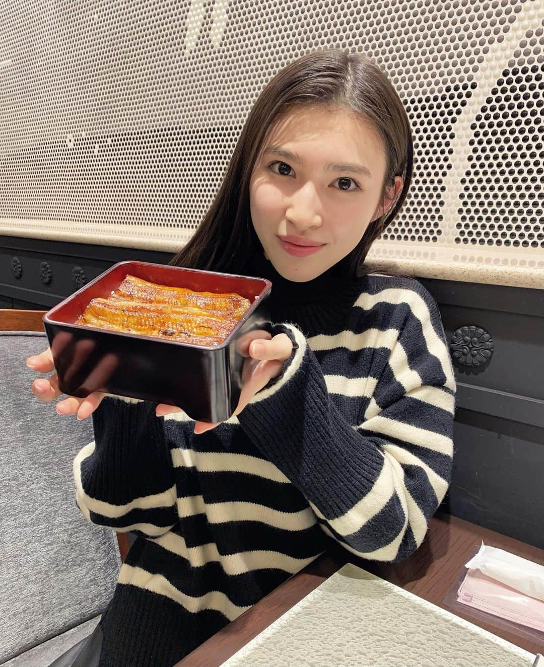 長見玲亜のインスタグラム：「🍴  好きなものを食べると、明日からも頑張ろう！と思えます💭  皆さんは今日何を食べましたか?🍚」