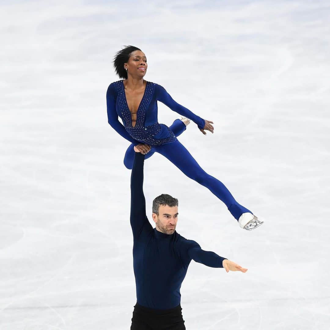 エリック・ラドフォードさんのインスタグラム写真 - (エリック・ラドフォードInstagram)「Thank you. 🙏  #olympics #beijing2022 #figureskating #figureskater #memories #unforgettable #thankyou」2月19日 23時04分 - ericradford85