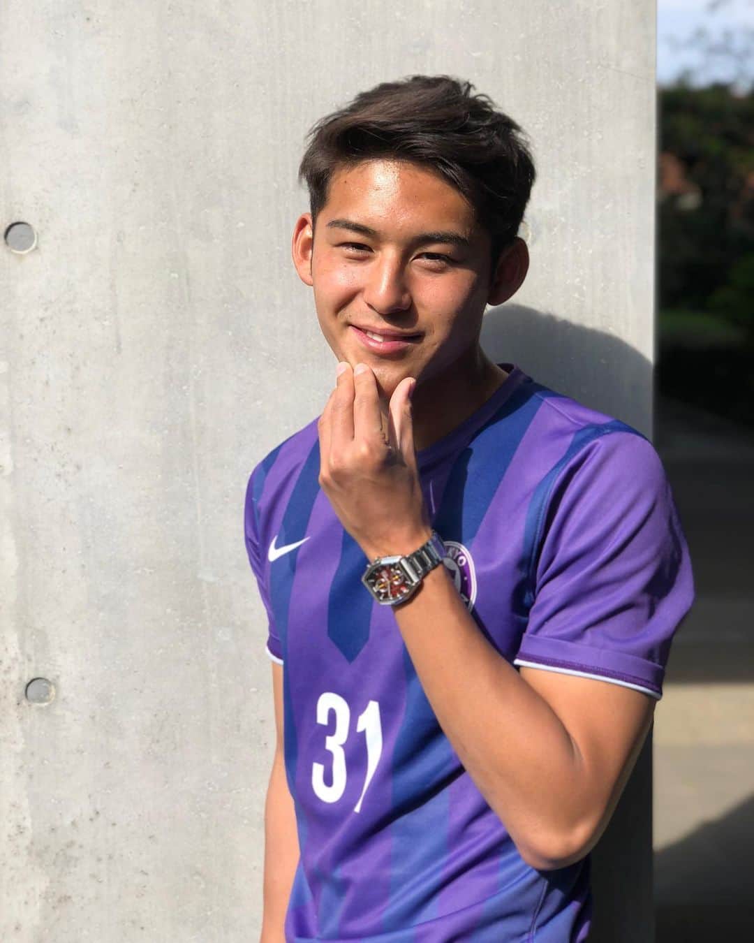 齋藤慎太郎さんのインスタグラム写真 - (齋藤慎太郎Instagram)「. ポートレートが流行りはじめた(？) 大学2年生の頃、 試しに撮ったものです😬  4月なのに黒いですね🌞  #tbs #tbsアナウンサー  #齋藤慎太郎  #立教大学 #サッカー #サッカー部」2月19日 23時55分 - shintarosaito_