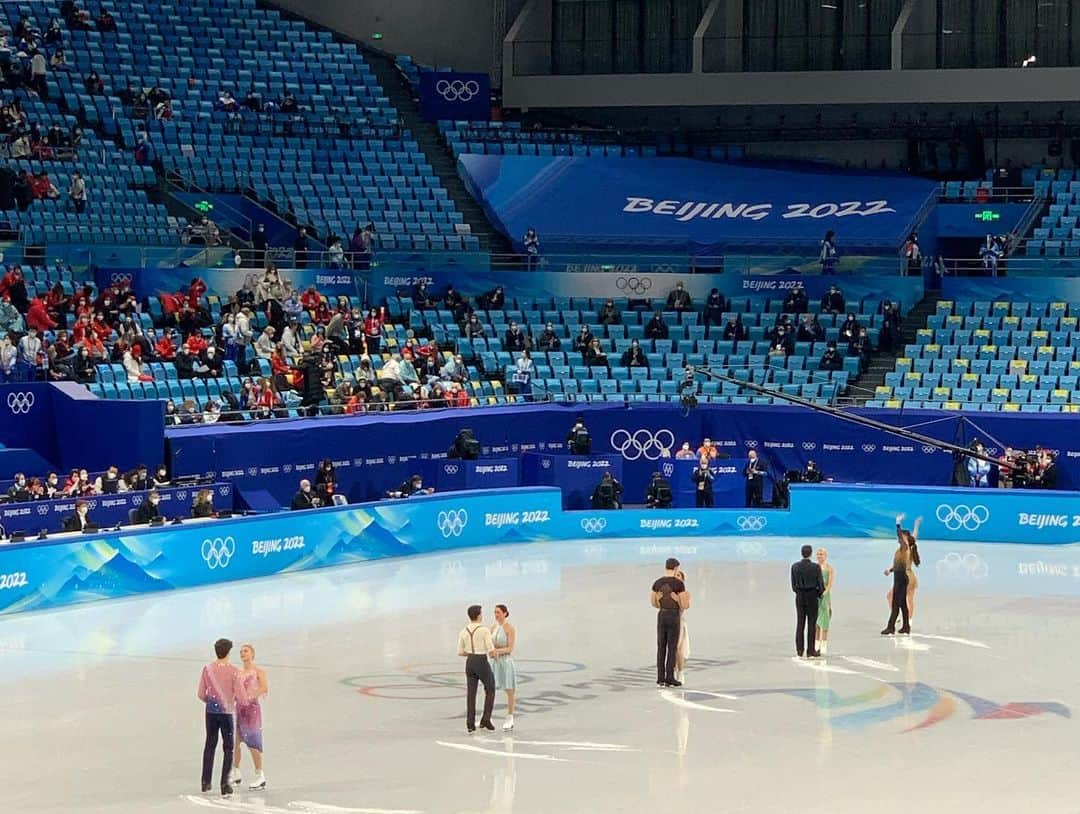 ニール・ブラウンさんのインスタグラム写真 - (ニール・ブラウンInstagram)「I think this pretty much sums up the whole experience.  Smiles all around 😁  Thank you Beijing for such an incredible time at the Olympics! Thanks to our wonderful teams @juuliaturkkila @matthiasversluis @paulyterr__ @deividaskizala you were inspiring and I’m SO proud of your accomplishments 🥰🥰. Thank you @mauriziothecap for being inspiring and driven it’s a pleasure to work by your side every day 😘 Two teams at the Olympics I still can’t quite believe it… 🇱🇹 🇫🇮」2月20日 1時28分 - neil_brown