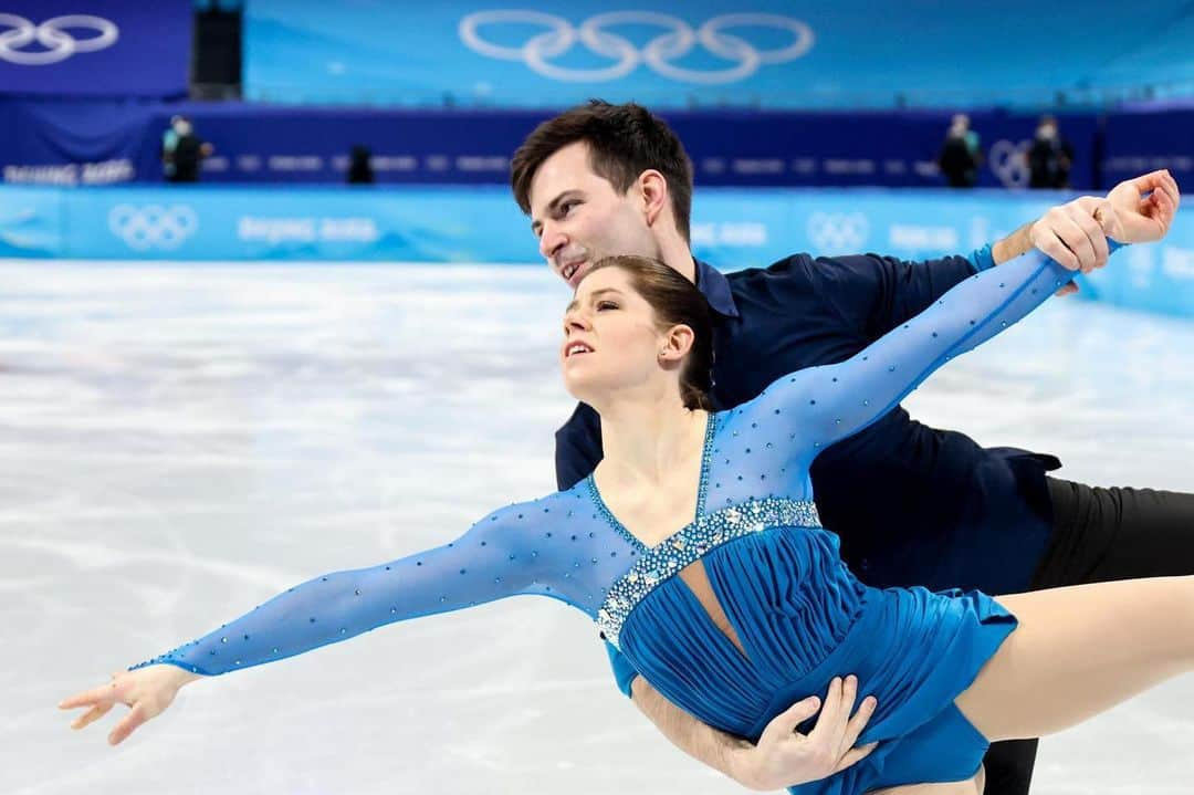 ミリアム・ツィーグラーのインスタグラム：「It took watching the pairs free skate yesterday night to make me realize that I‘m okay. These Olympics for me like for so many others weren’t about placements or scores, they were about celebrating each other! We‘re competing at the highest level possible and @severin_kiefer and I gave it all we‘ve got. I loved skating here and am beyond proud of us for overcoming all our setbacks this season. I‘m proud of not letting our dream go and being able to enjoy our performance on the biggest of all stages. I‘m proud of all these skaters living their dream, showing so much determination, each of them fighting their own battles, coming back from injuries or overcoming mental struggles. I know them, they‘re my family and to be part of this community and watch them fight and succeed makes my heart full. I‘ll leave Beijing with my head held high and I‘ve never been more proud to say: I‘m an Olympic Figure Skater.  GEPA Pictures」