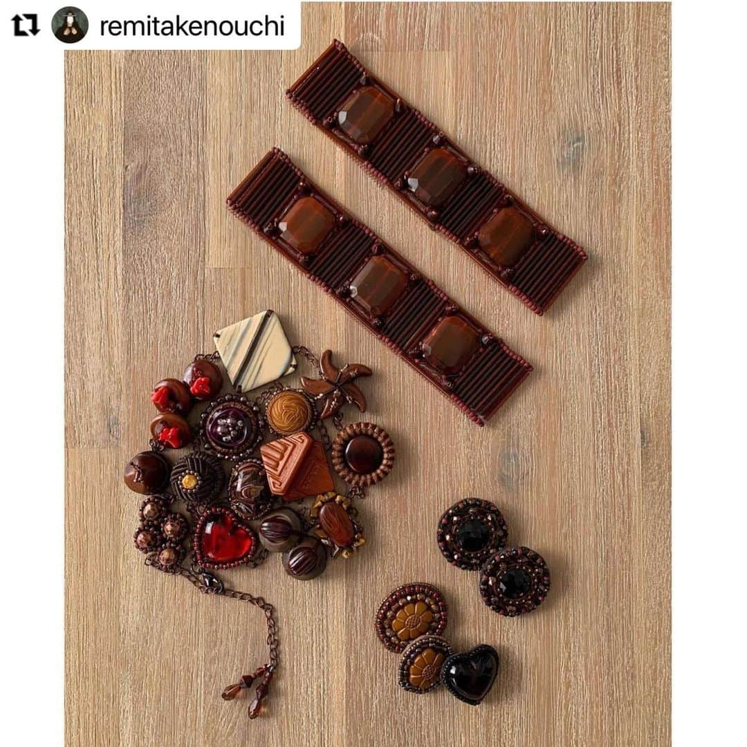 モトナリ オノさんのインスタグラム写真 - (モトナリ オノInstagram)「Amour du Chocolate名古屋タカシマヤの広告の衣装作成しました。  direction and stylist @remitakenouchi   accesoris design @daisuketanaka18   素敵な写真が出来上がって嬉しい。  #コスチュームデザイン #衣装デザイン #衣装制作　#フリルブラウス #フリルスカート　#motonariono」2月20日 8時07分 - motonari_ono