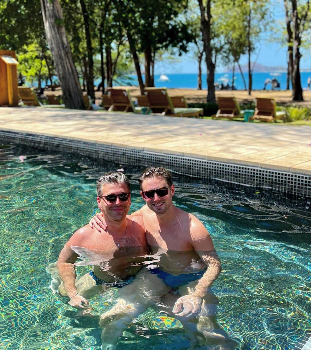 ダグラス・ラザノのインスタグラム：「A perfect week with you in the Costa Rican sun! 🇨🇷☀️」