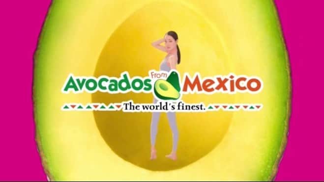 円谷優希のインスタグラム：「🧡お知らせ🧡 ｢AvocadosFromMexico｣さんのCMに出演させて頂きました!!🥑 普段からよく食べてるので 現場ではたくさんのアボカドに囲まれて幸せでした💓 健康にも美容にも良いのでこれからもモリモリ食べます🥑 みんなも一緒にアボ活しましょう～🥺  #出演情報 #cm #アボカド協会 #Beauty篇 #撮影 #健康 #美容 #私の健康法 #アボカド #ヨガ #アボ活 #🥑 #japanese #actress #avocadosfrommexico #yukitsumuraya」