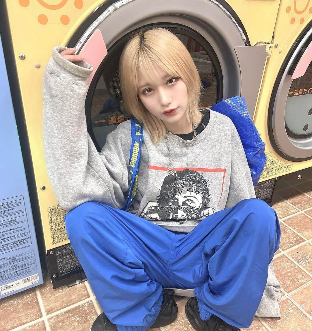 うみのういさんのインスタグラム写真 - (うみのういInstagram)「ヒートテック丸見えじゃーん . . . . . .  #自撮り界隈 #自撮り女子#プルエクステ #japanesegirl #likeforlikes #like4likes #followforfollowback #kawaii #맞팔 #데일리　#좋아요　#셀카　#좋아요반사　#팔로우」2月20日 11時52分 - l_645__