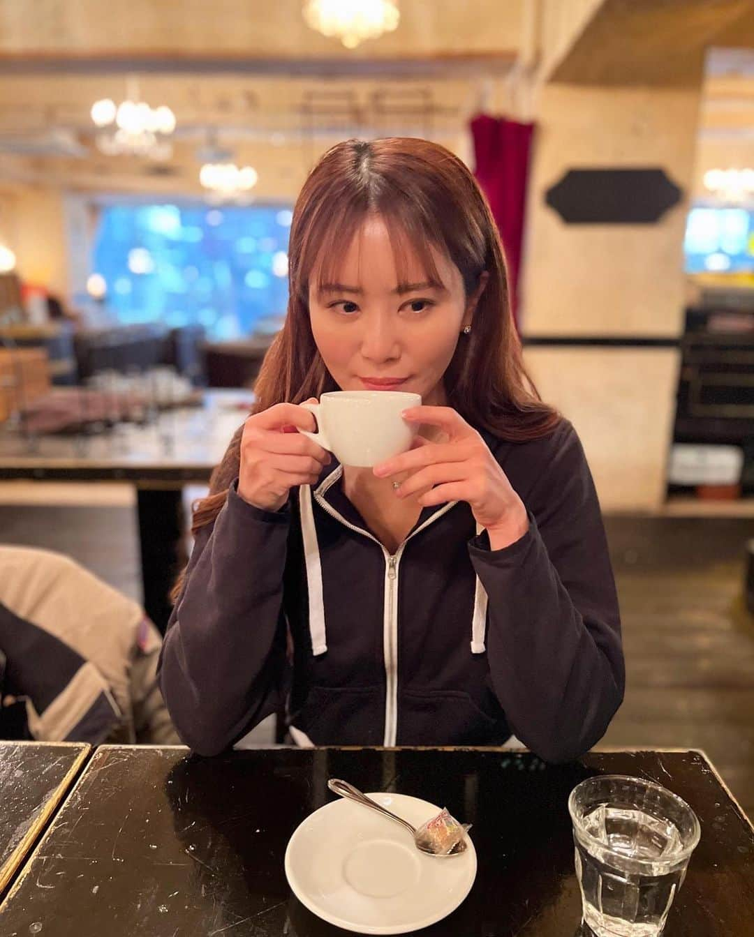 佐野真彩さんのインスタグラム写真 - (佐野真彩Instagram)「妹と気になっていたお店でお茶をした後 ジムへ👟🧘‍♀️ 整体にも行き、リフレッシュ出来た1日になりました🌸  ☕️ @spanish_lounge_parador   #parador #spanishloungeparador #カフェ巡り #calvinklein #lululemon #トレーニング　#traning #トレーニングウェア　#traningwear #恵比寿カフェ　#フィットネスウェア　#からだづくり　#佐野トレーニングコーデ」2月20日 22時32分 - sano.maya