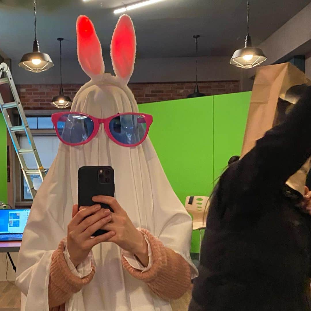 キム・ユネのインスタグラム：「아이러브유 까사노패밀리 🖤」